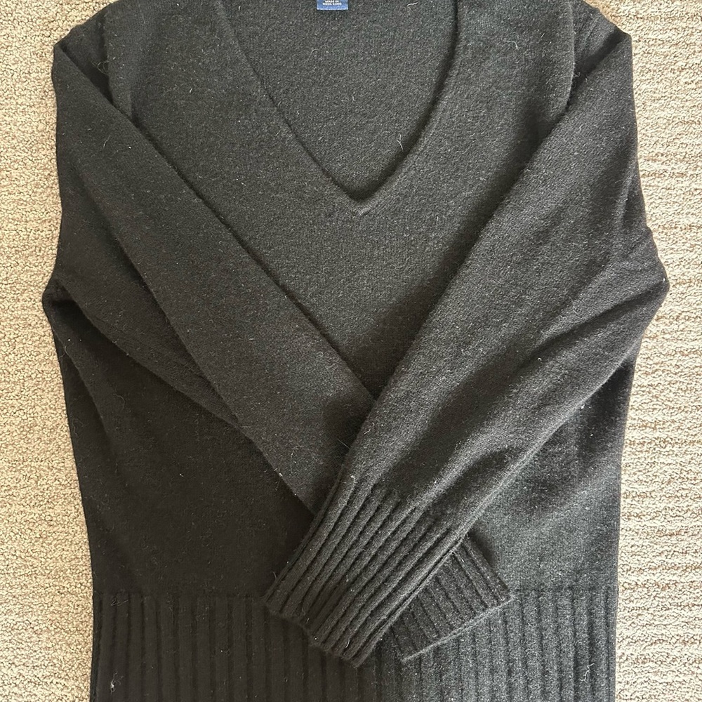 Ann Taylor Black Cashmere Sweater